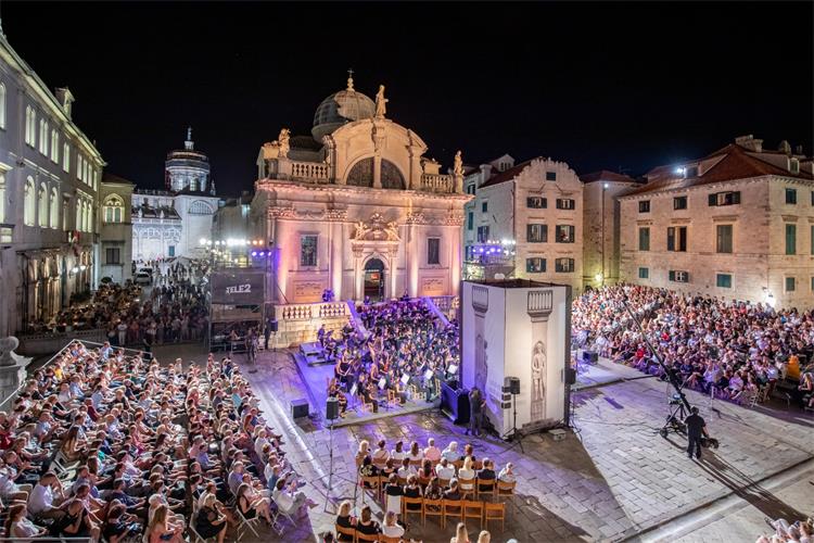 Slika /arhiva/Foto_2019/Zatvaranje jubilarnih 70DU ljetnih igara/zatvaranje019.jpg